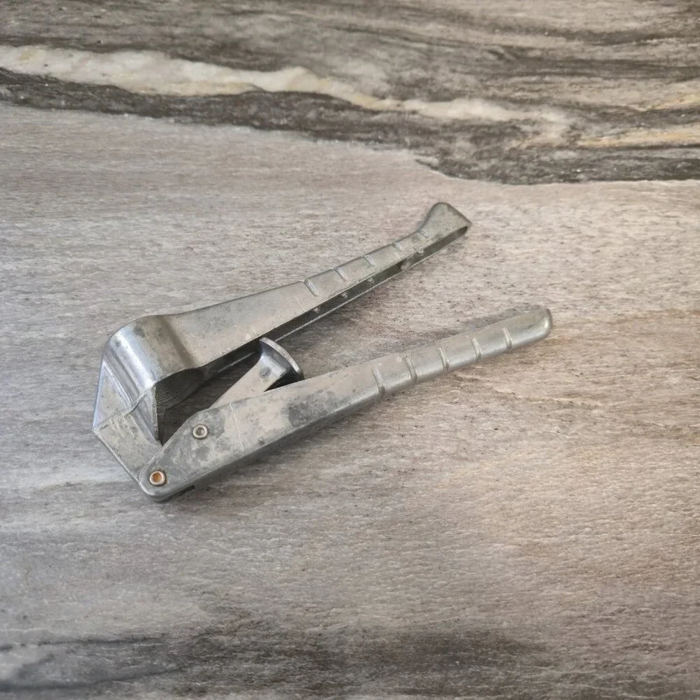 Vintage EKCO Aluminum Garlic Onion Juicer Press – Mid-Century Kitchen Tool USA